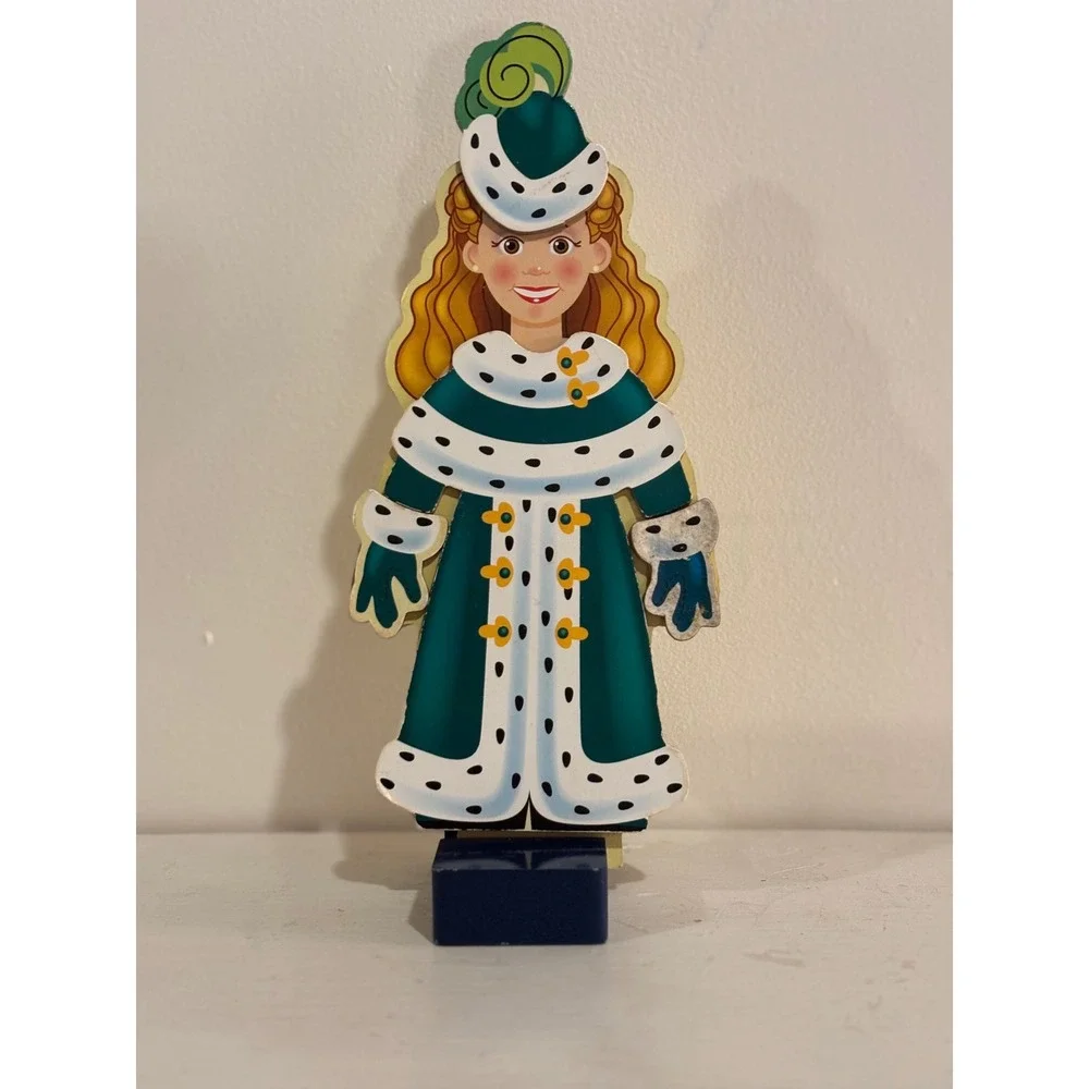 Melissa & Doug Magnetic Dress-Up Princess Elise Wood Multicolor  7 outfits Good!